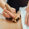 rulli per massaggiare - massaggio cellulite  a casa - come fare un massaggio anticellulite 